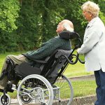 beweglich_Rollstuhl_manuell_Senioren